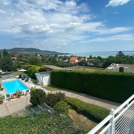 Πανσιόν Szivarvany Vendeghaz Badacsonytomaj