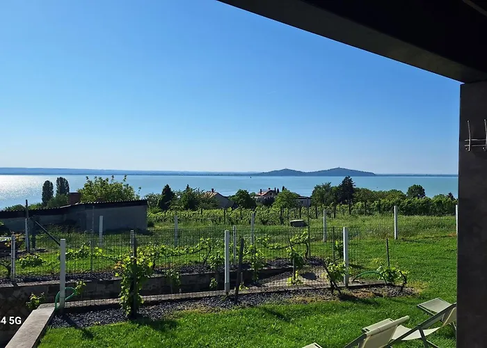 Szivarvany Vendeghaz * Badacsonytomaj